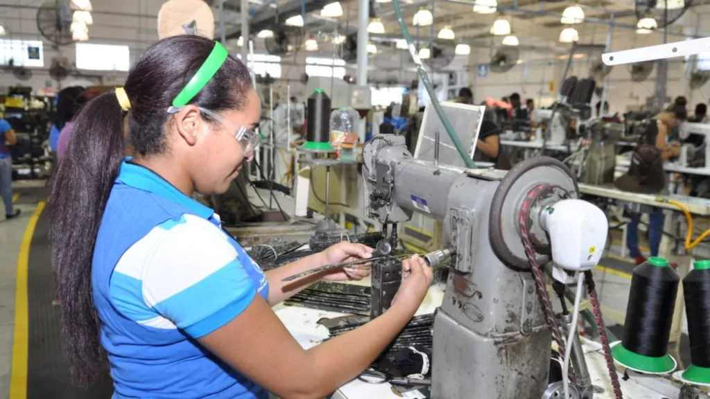 El empleo público tiene mejor calidad que el privado, según estudio del Ministerio de Economía