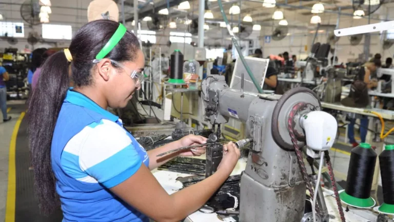 El empleo público tiene mejor calidad que el privado, según estudio del Ministerio de Economía