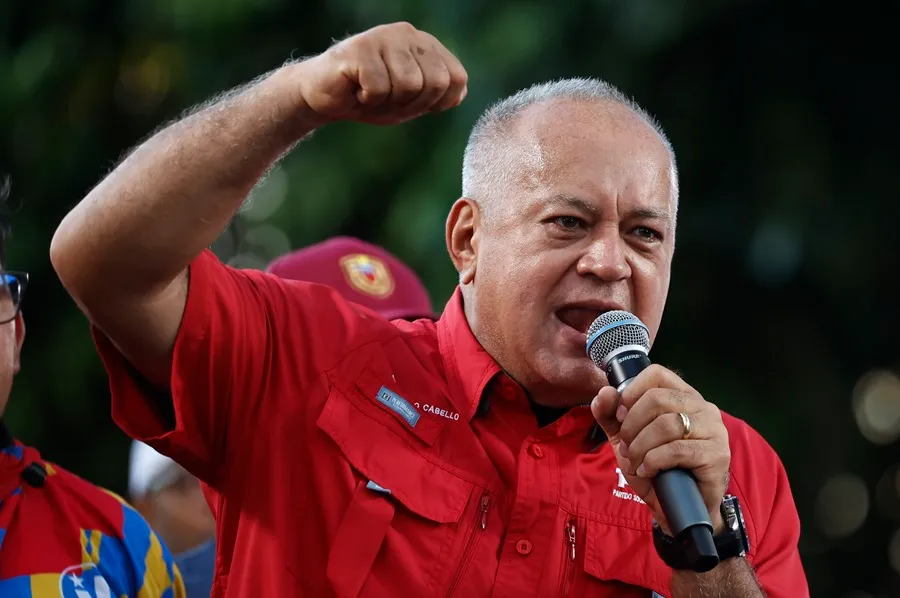 Diosdado Cabello advierte serán detenidos expresidentes que acompañen a Edmundo González a Venezuela
