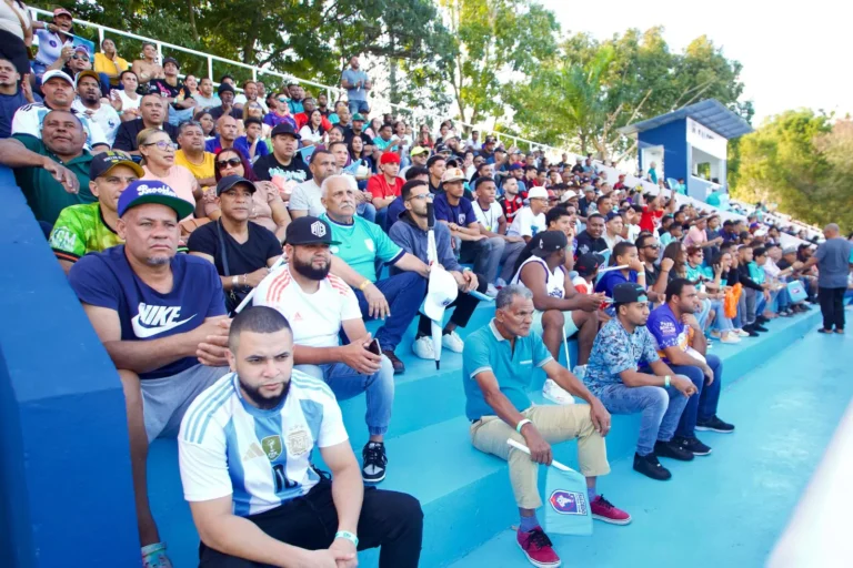 El fútbol hace su gran retorno a Salcedo: Una fiebre imparable