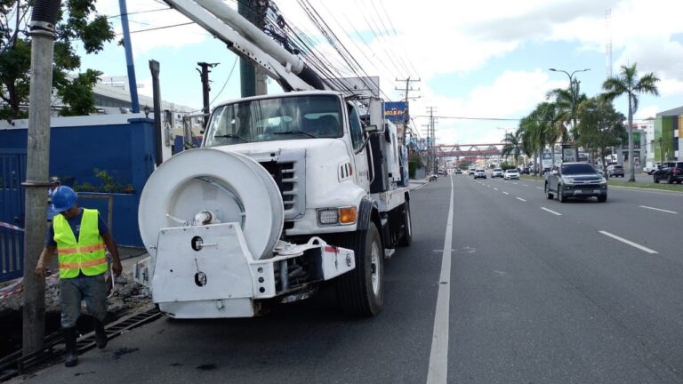 Alcaldía del DN intensifica limpieza de filtrantes e imbornales