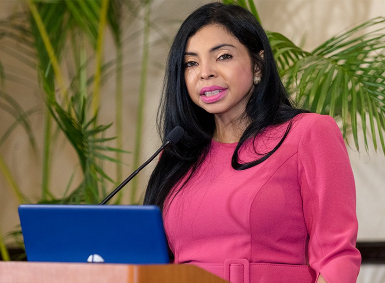 Yeni Berenice asegura que la corrupción jamás penetrará la puerta de su despacho