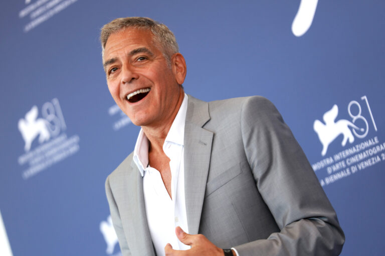 George Clooney dice que a los 63 años no va a hacer ya más películas románticas