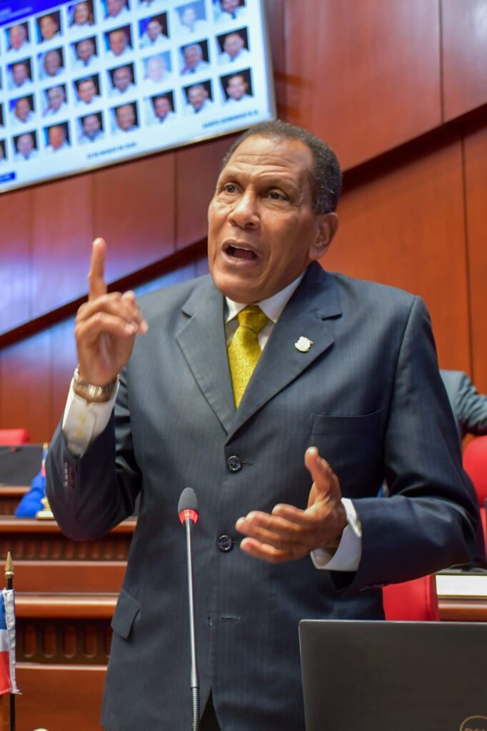 Senador Dagoberto Rodríguez Adames exige terminación de la carretera en Duvergé y propone construcción de vías en los bateyes