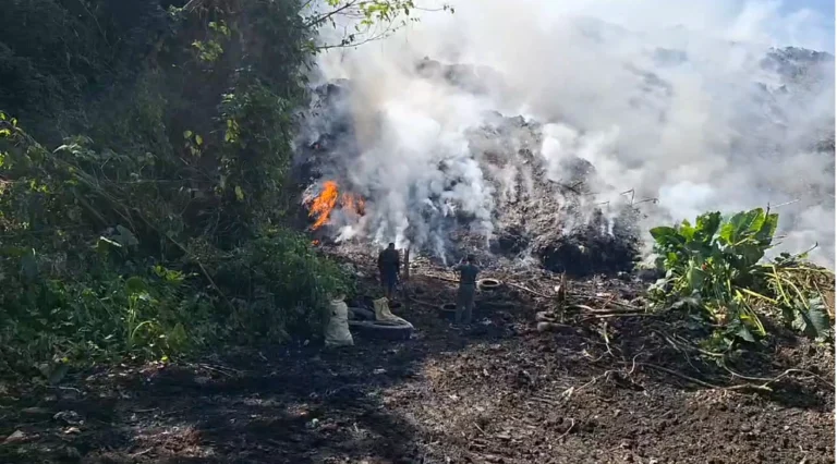 Declaran estado de emergencia en Monseñor Nouel por incendio en vertedero municipal
