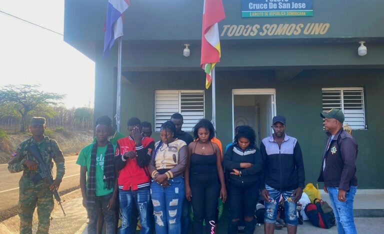 El Ejército captura a 30 haitianos indocumentados en varios lugares del país