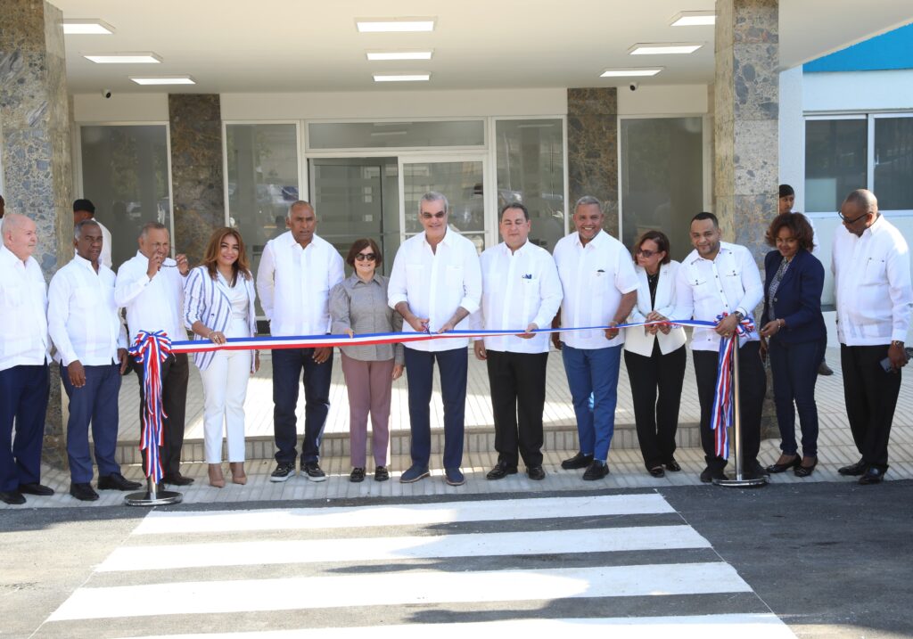 Doctor Lama destaca transformación del sector salud en gobierno Luis Abinader y su impacto en Región Sur