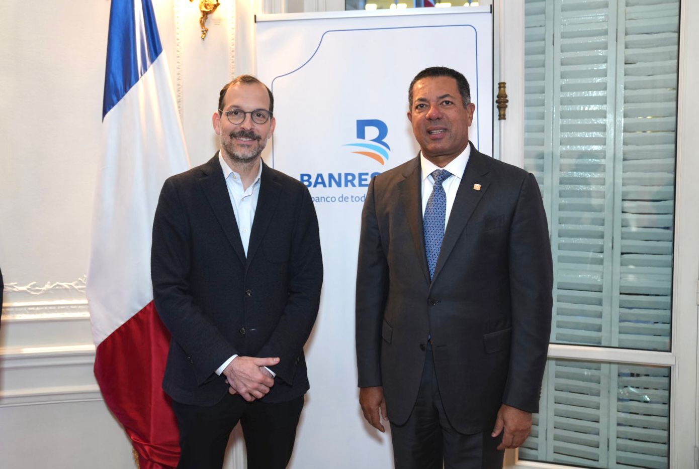 Banreservas y Embajada Dominicana en Francia celebran conversatorio con Melissa Roedán en la sede diplomática