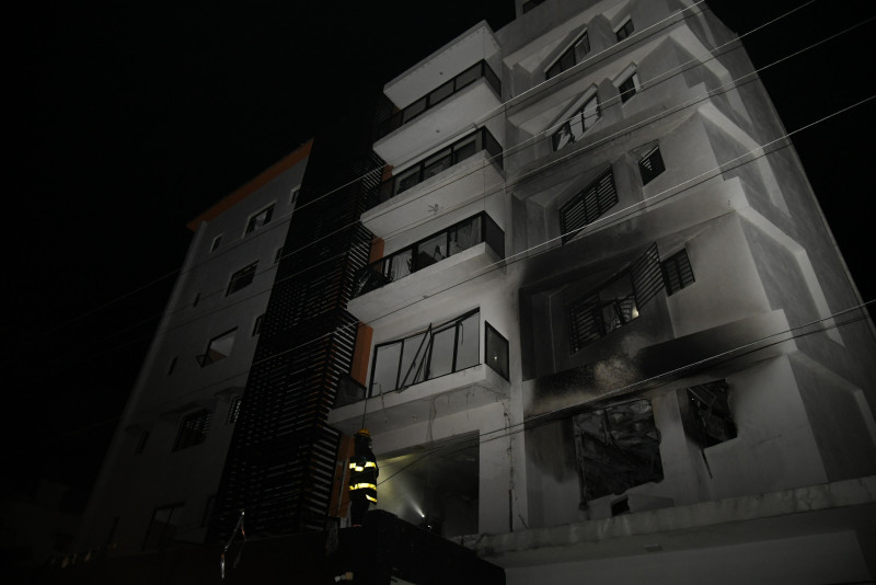 Explosión por fuga de gas deja varios heridos en edificio del sector Villa Marina