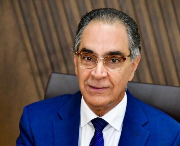 ¡Ladrones! Santiago Hazim recibió casi mil millones en soborno de Nutri-med y armó un plan para favorecer a su entorno cercano