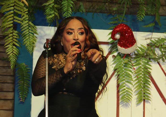 Marcel Piel Morena Triunfa en Casa de Teatro con Su Concierto “Así Soy Yo”