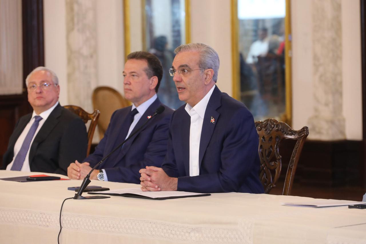 Presidente Abinader celebra cifra récord de 200,134 empleos directos en zonas francas