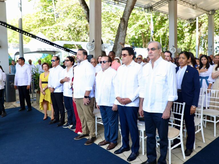 Presidente Abinader resalta valor histórico, turístico y comunitario del Parque Submarino La Caleta