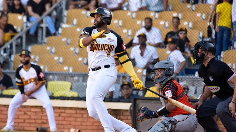 Águilas Cibaeñas blanquean a los Toros