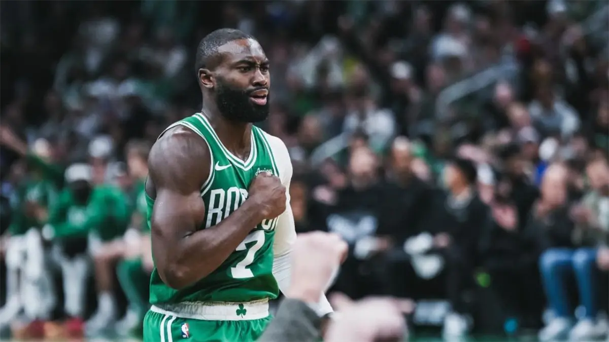 Los Celtics remontan a los Knicks tras reaccionar gracias a Brown y Hugo González