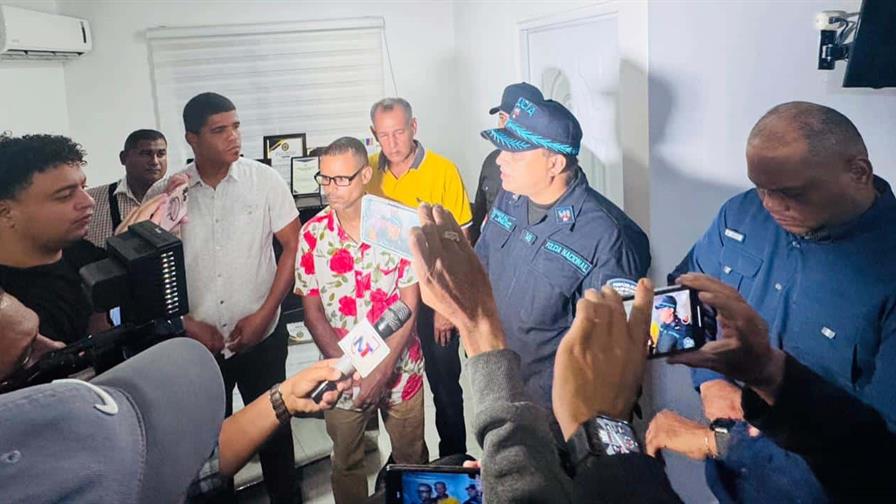 Tres vinculados al atentado contra alcalde de Navarrete se entregan a las autoridades