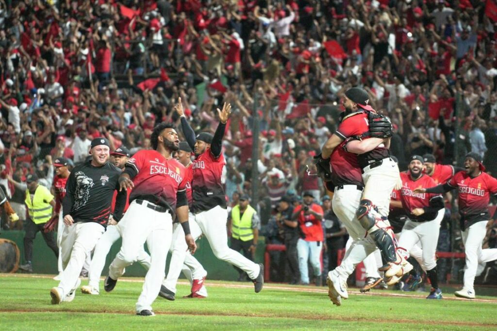 Presidente Abinader felicita al Escogido por conquistar su corona 18 tras derrotar a Los Toros 1-0