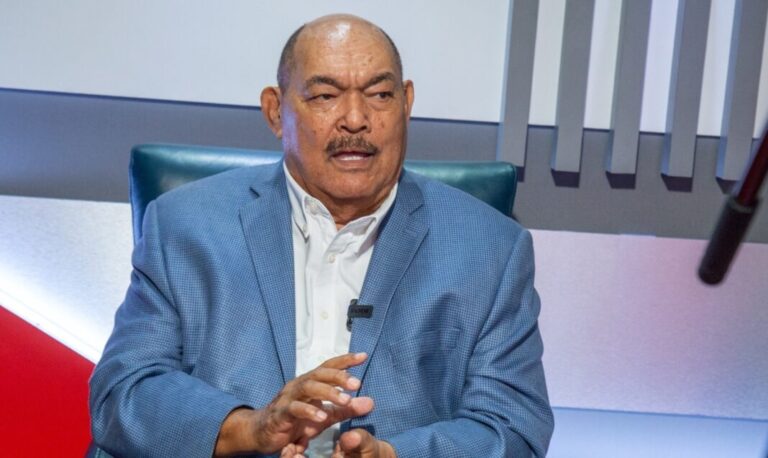 Una importante carretera de Monte Plata llevará el nombre de Ramón Alburquerque