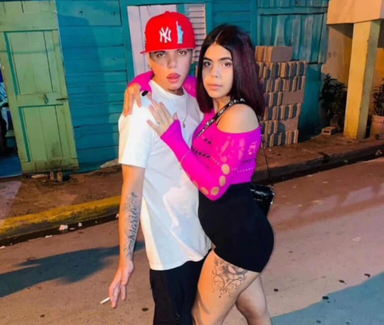 Embarazada pierde bebé tras ser apuñaladas por su expareja en Santiago