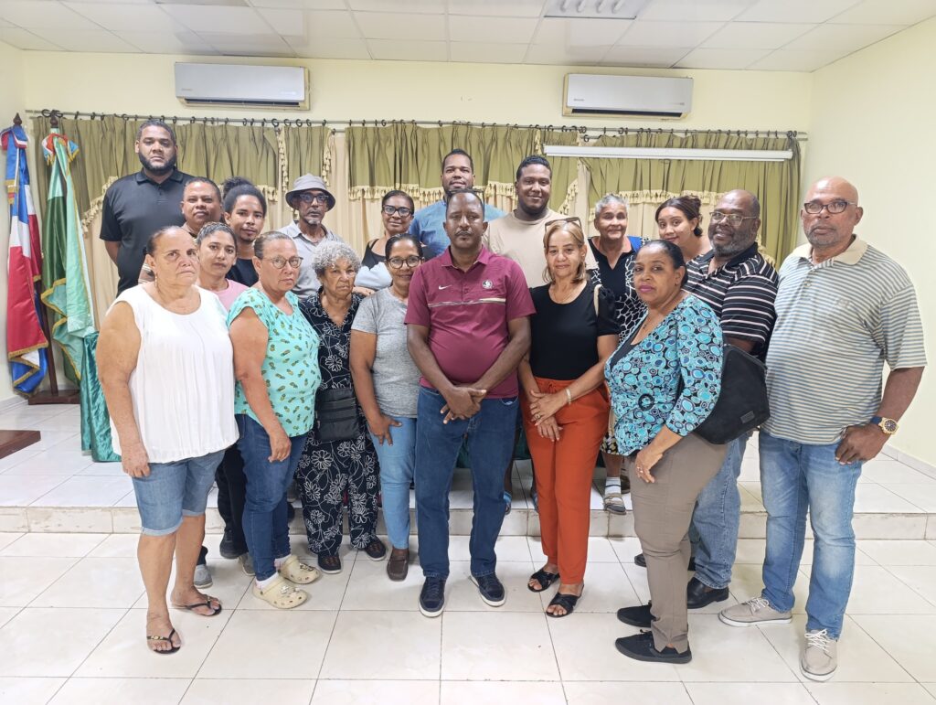 DUVERGÉ: Juntas de Vecinas llaman a la población rechazar instalación de nuevos medidores de Edesur