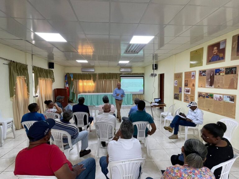 SOH Conservación imparte taller sobre sistema agrosilvopastoril en Duvergé