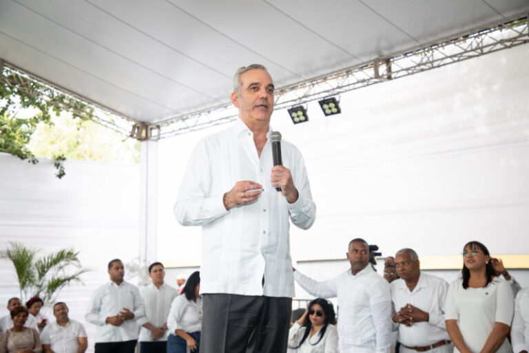 Abinader en El Valiente: “No le voy a pagar un centavo a nadie que se robó terrenos del Estado”