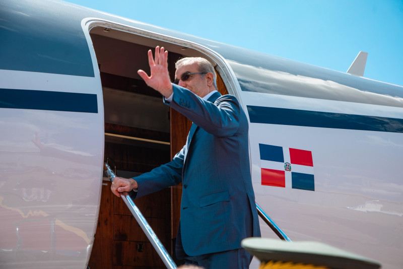 Abinader viaja a Dubái para participar en Cumbre Mundial de Gobiernos este domingo