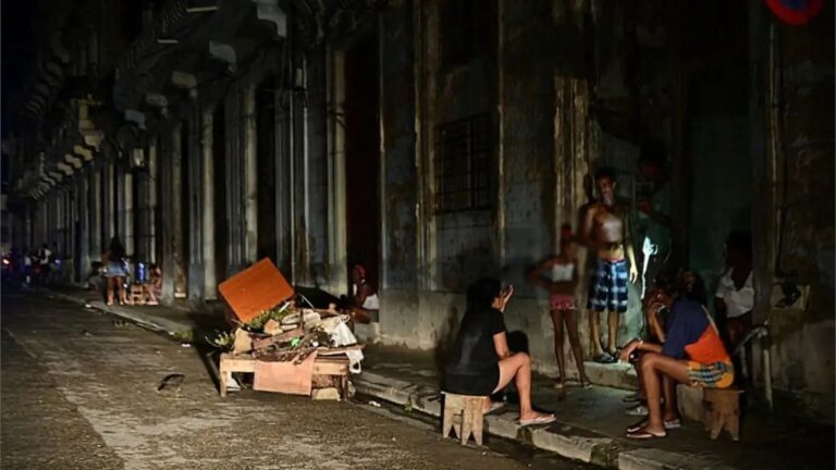 El mayor corte eléctrico de este lunes en Cuba apagará más de un 61 % de la isla a la vez