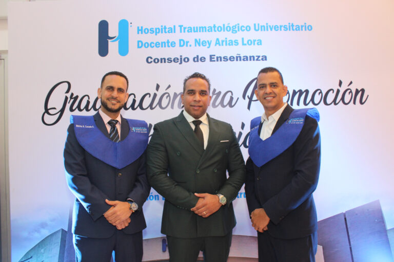 Especialistas del Hospital Ney Arias Lora presentan investigaciones en artroscopia y medicina deportiva