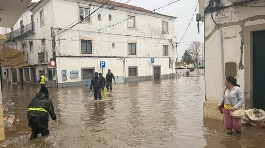 Cerca de 1,200 personas permanecen evacuadas en Portugal por los temporales