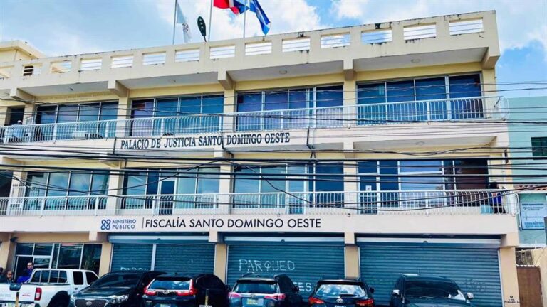 Tres meses de prisión preventiva para pareja acusada de quemarle una mano a niña de 10 años