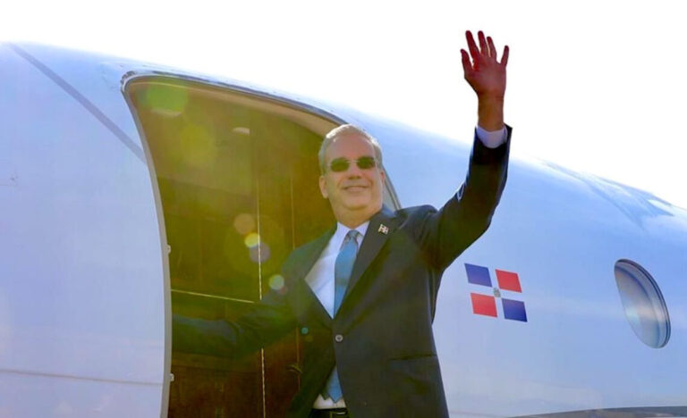 Presidente Abinader viaja hoy a Francia para reunirse Emmanuel Macron