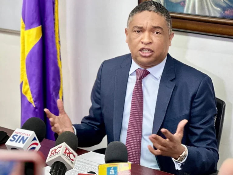 Yván Lorenzo dice Yeni Berenice ignora los casos de corrupción del PRM y se enfocó en destruir al PLD