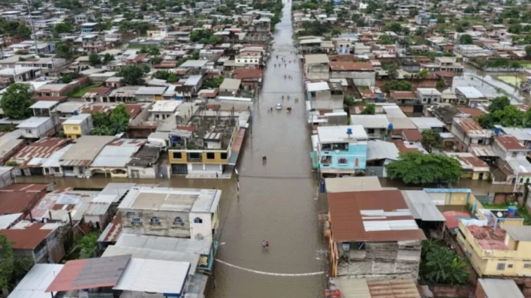 Quince fallecidos y más de 72,000 afectados por lluvias en lo que va del año en Ecuador