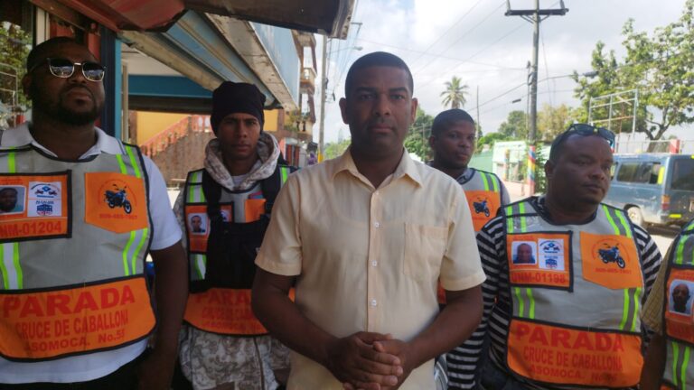 Presidente de UNAMOTAXIS, Esteban Beltré condena crimen ocurrido en Santiago y llama a profundizar la regulación e identificación del mototaxi formal