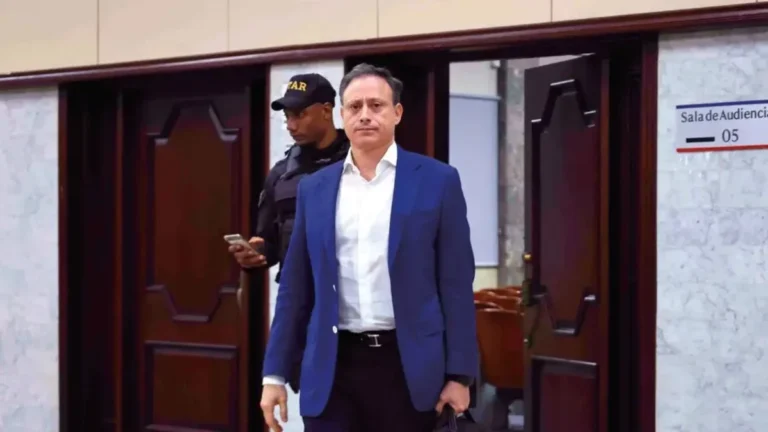 Jean Alain Rodríguez toma control de su defensa y plantea incidentes en audiencia
