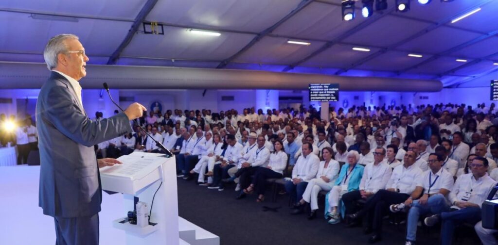 Luis Abinader: “La fuerza del PRM está en su gente”