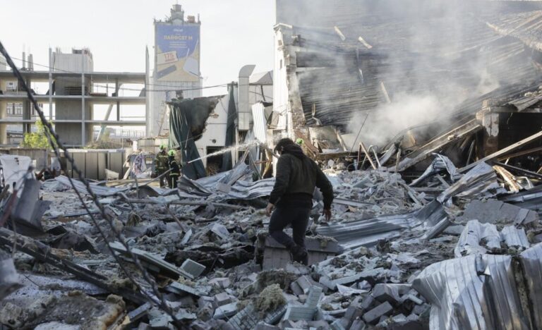 Al menos 18 muertos tras ataque de Rusia contra Ucrania