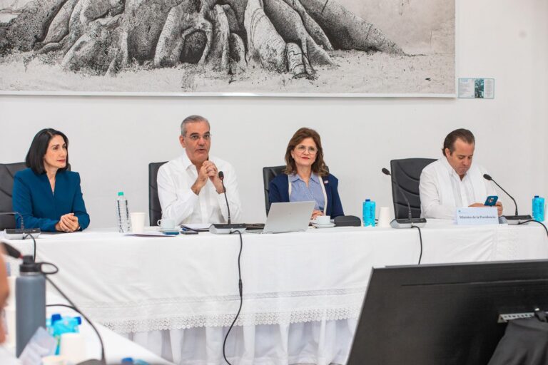 Abinader encabeza Consejo de Ministros en Santiago; Gobierno ha invertido más de RD$110 mil millones en los primeros 5 años en la provincia