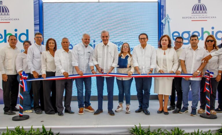 Abinader inaugura carretera en la Sierra de Santiago tras décadas de reclamos comunitarios