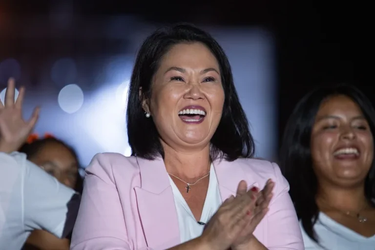 Fujimori aventaja con 40,000 votos a Sánchez y se acerca a ganar la presidencia de Perú