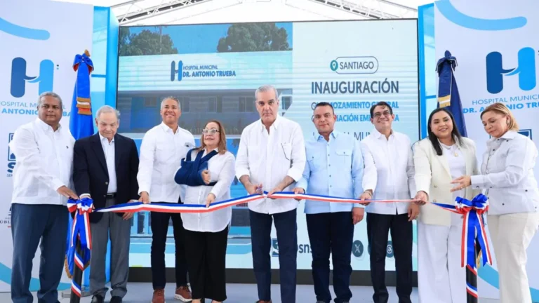 Gobierno entrega hospital remozado en Santiago con una inversión superior a RD$103 millones