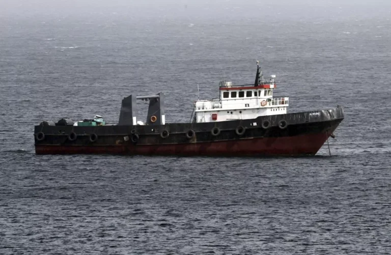 Irán advierte con impedir el paso por Ormuz a buques que acepten fondos iraníes congelados