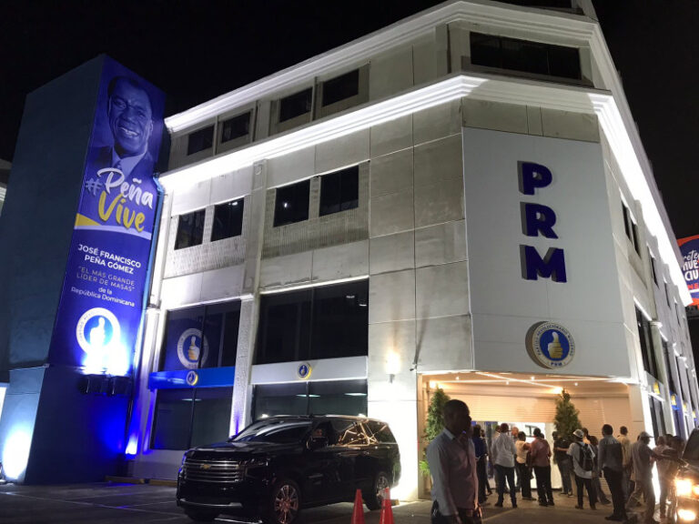 Convención del PRM aprueba modificación de sus estatutos