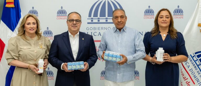 Entregan alimentos y tratamientos médicos al CONAPE para fortalecer salud y nutrición de más de 2 mil adultos mayores