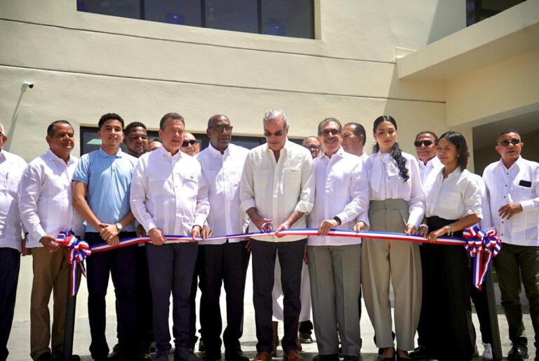 Presidente Abinader inaugura el nuevo Centro UASD Santiago Rodríguez, 47 años después de la creación de la extensión universitaria en la provincia