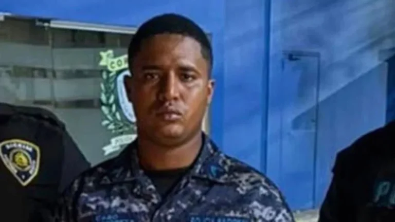 Aplazan coerción contra cabo de la Policía acusado de matar a joven en Herrera