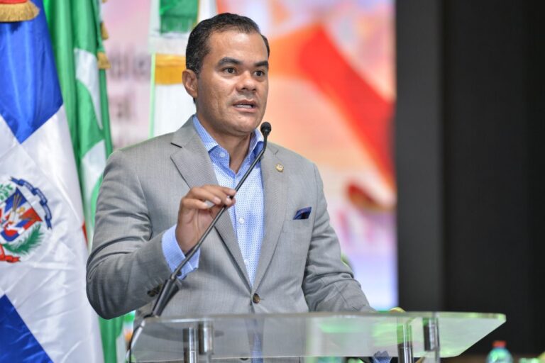 Elías Báez anuncia aspiraciones por la Alcaldía de Santo Domingo Oeste