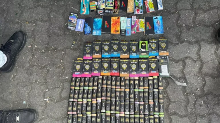 DNCD intercepta 100 vapers llenos de un líquido presumiblemente marihuana