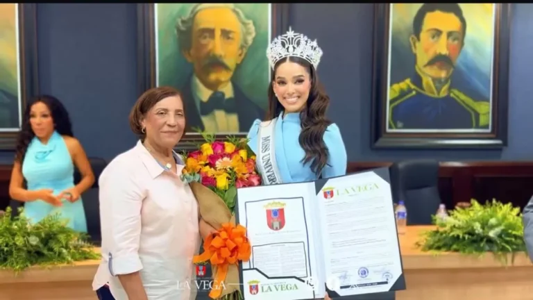 Melissa Núñez regresa a La Vega como Miss República Dominicana Universo 2026 y recibe el respaldo de las autoridades